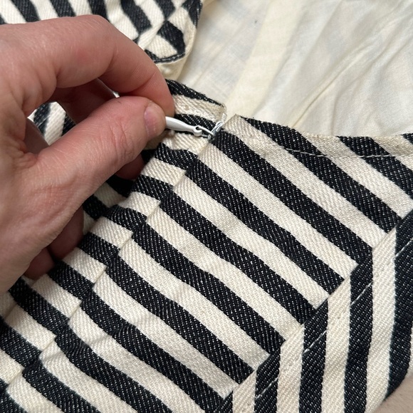 Charlotte Ronson fitted stripped dress, cream and black (S) - Picture 12 of 12